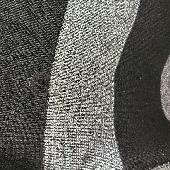 NWT Lane Bryant Black and Shimmery Silver Colorblock Sweater - Size 26 / 28 - Picture 11 of 11